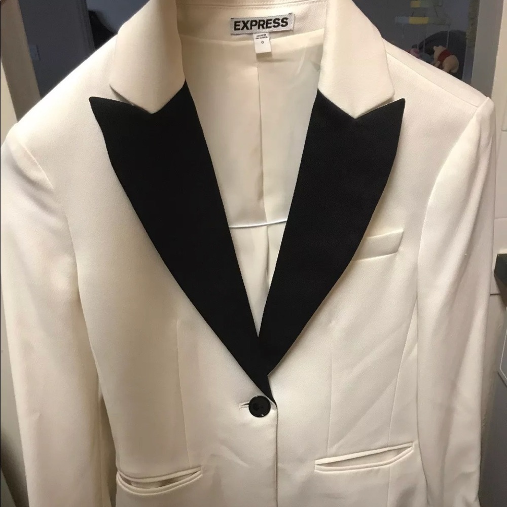Express Women's White Blazer with Black Lapel